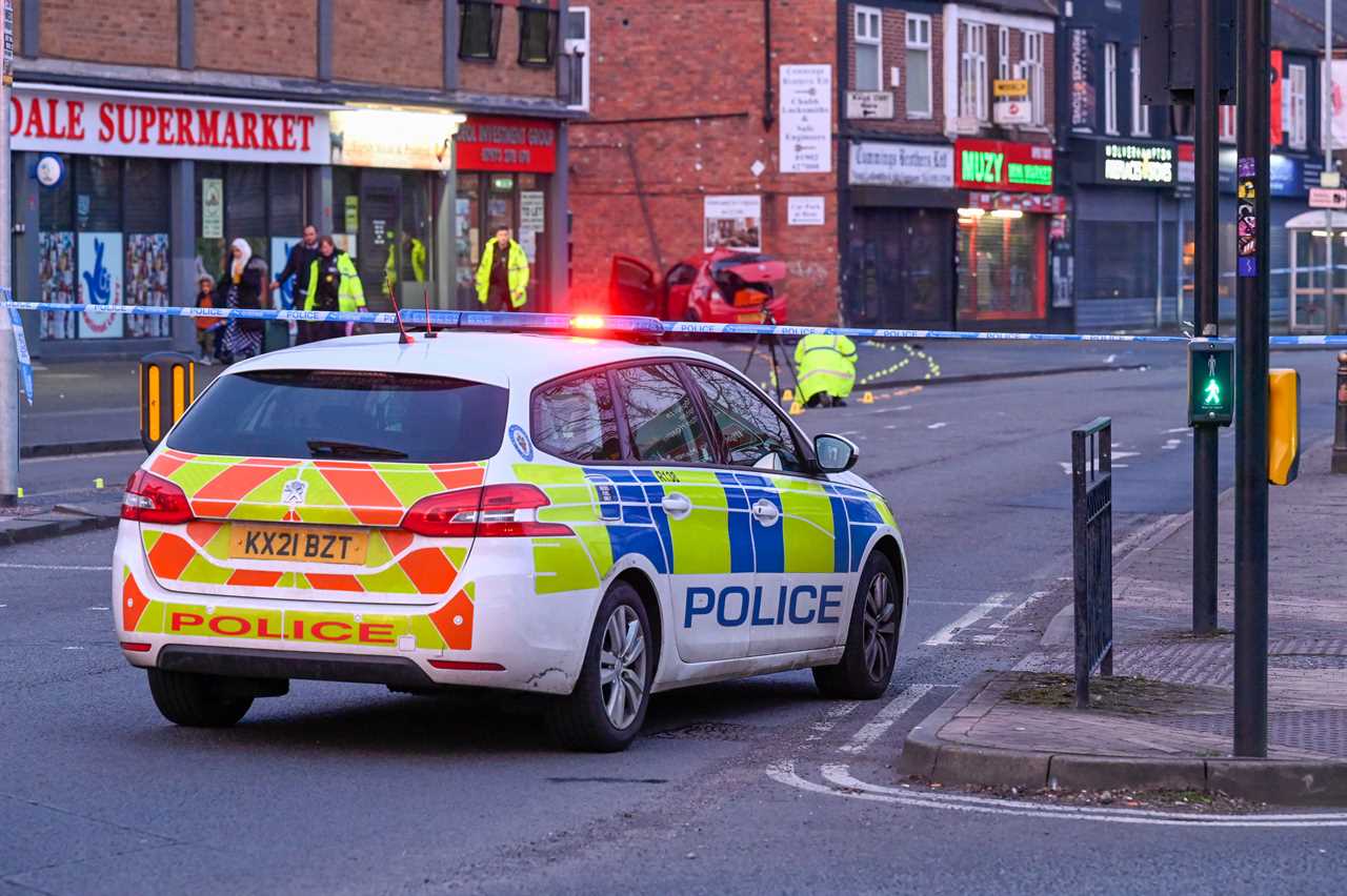 Driver, 18 years old, dies in a crash that claimed the life of Ali Tazeem (18-year-old teen boxing sensation, whom Amir Khan called the next me).