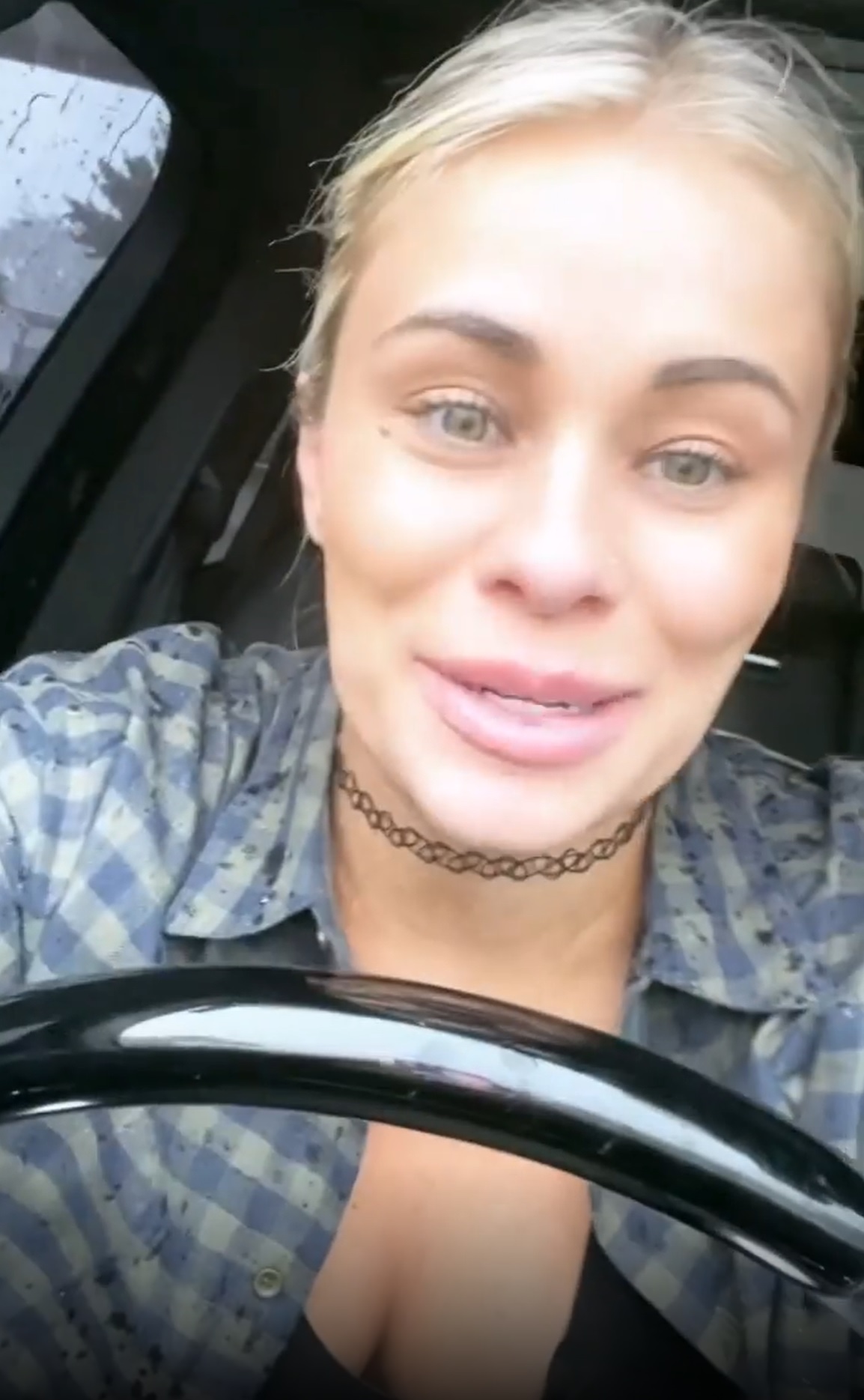 Paige VanZant amazes fans with belfie snap