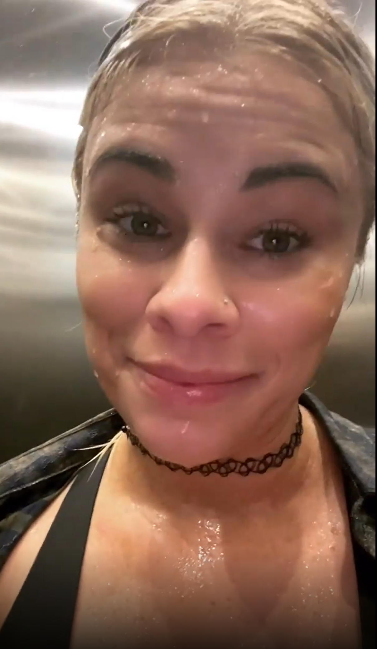 Paige VanZant amazes fans with belfie snap
