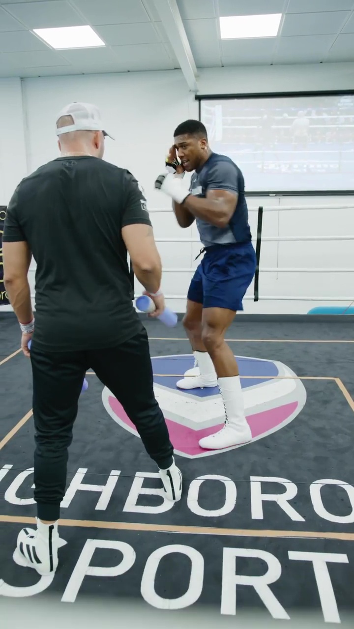 Barry Hearn predicts that Anthony Joshua will KO Tyson Fury and earns PS100m for British competitors