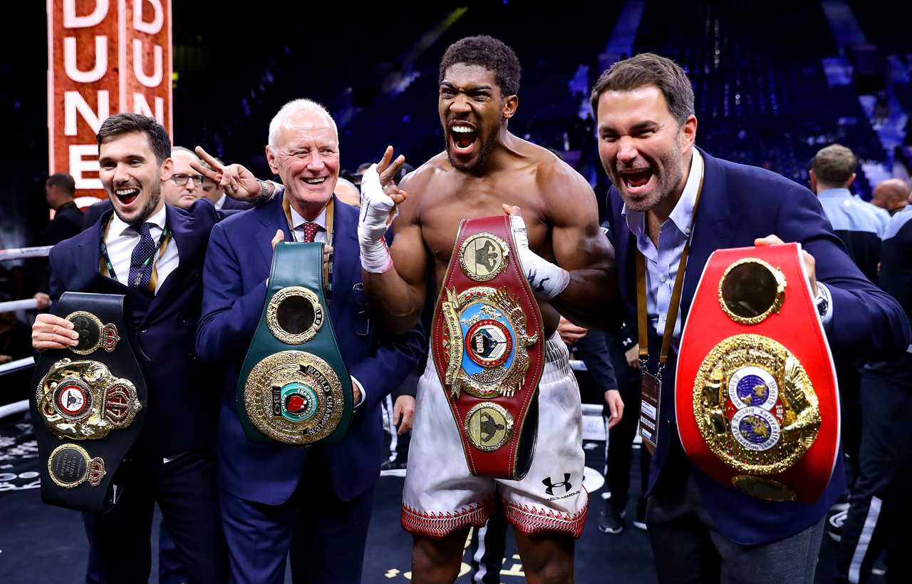 Barry Hearn predicts that Anthony Joshua will KO Tyson Fury and earns PS100m for British competitors
