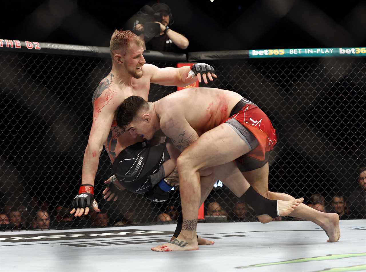 UFC London: Tom Aspinall will headline the heavyweight fight against Curtis Blaydes. Title shot within touching distance