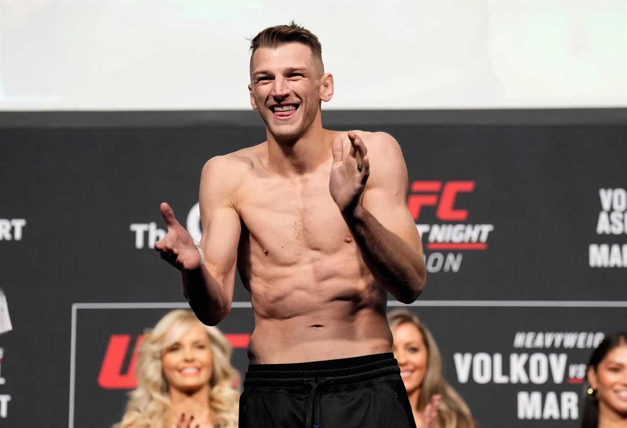 ‘When is your holiday over?’ – Conor McGregor trolled by UFC rival Khamzat Chimaev as war of words continues