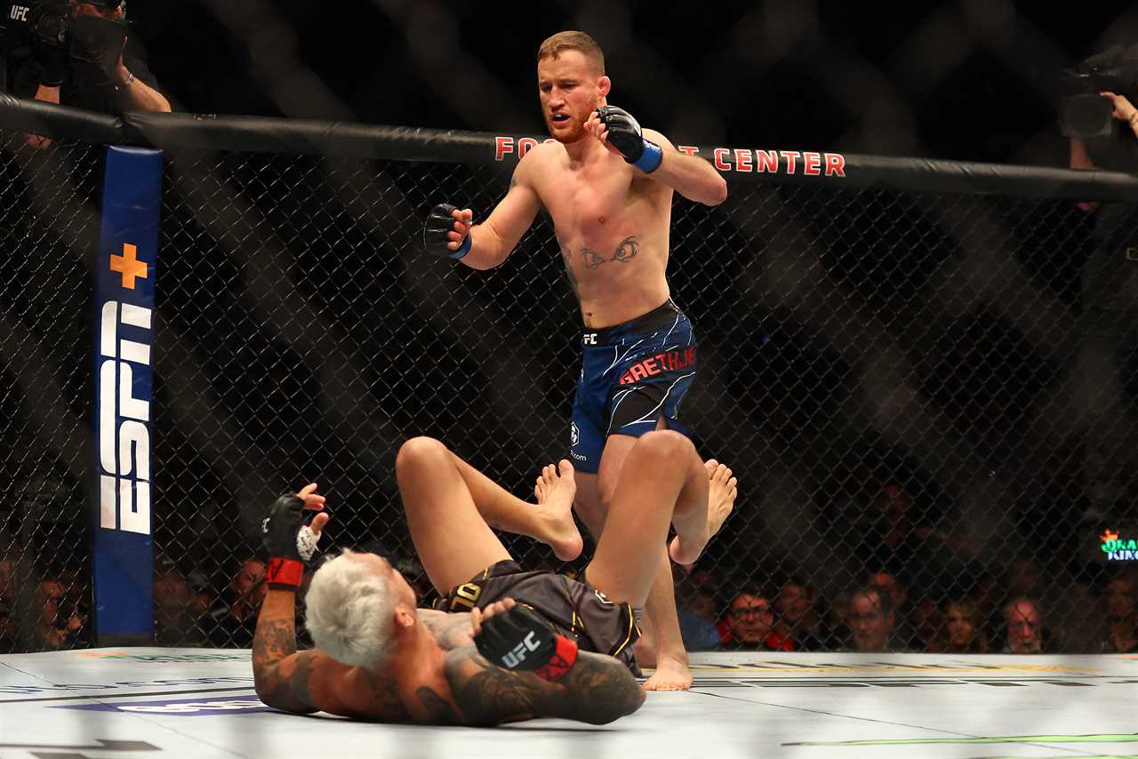 UFC 274: Justin Gaethje feels more pain for his lightweight title as Oliveira chokes Justin UNCONCIOUS at homecoming