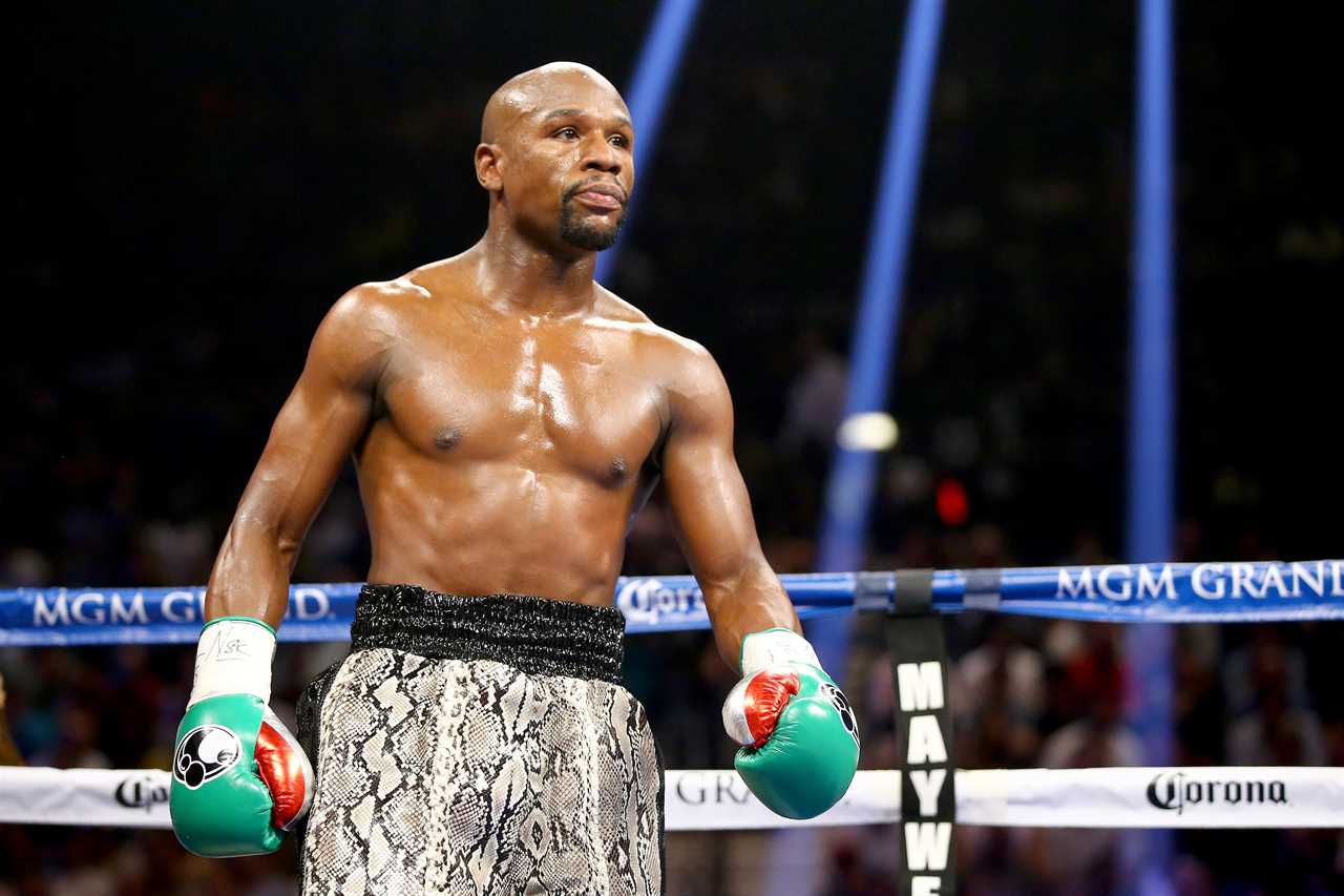 Roy Jones Jr. includes Muhammad Ali in his Mount Rushmore boxing bout, but leaves out Floyd Mayweather, an unbeaten legend.