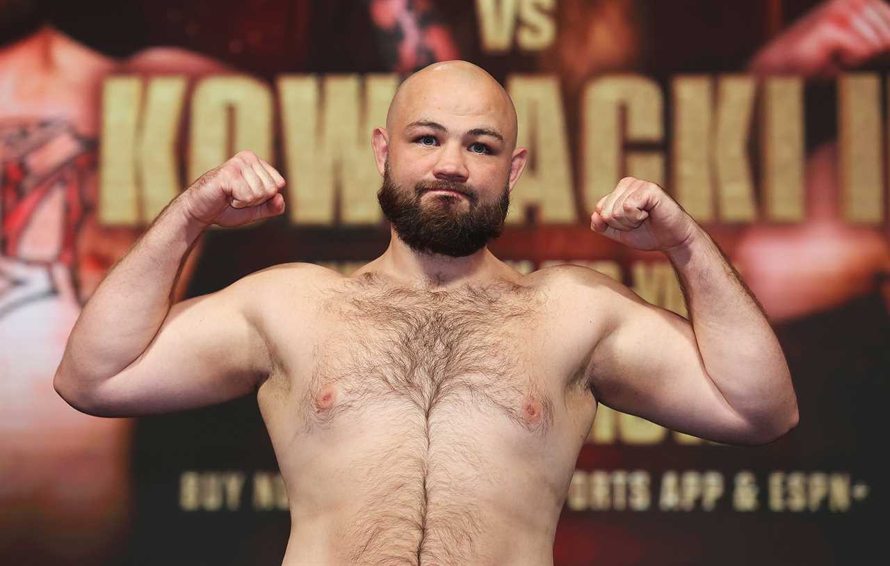 Derek Chisora signs a contract for boxing returns on July 9, but Adam Kownaki, his opponent, has yet to sign.