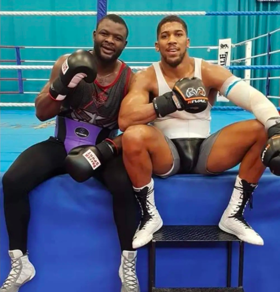 Oleksandr Usyk and Martin Bakole sparring at 6ft 6inch to prepare for Anthony Joshua's rematch with fight date this coming week