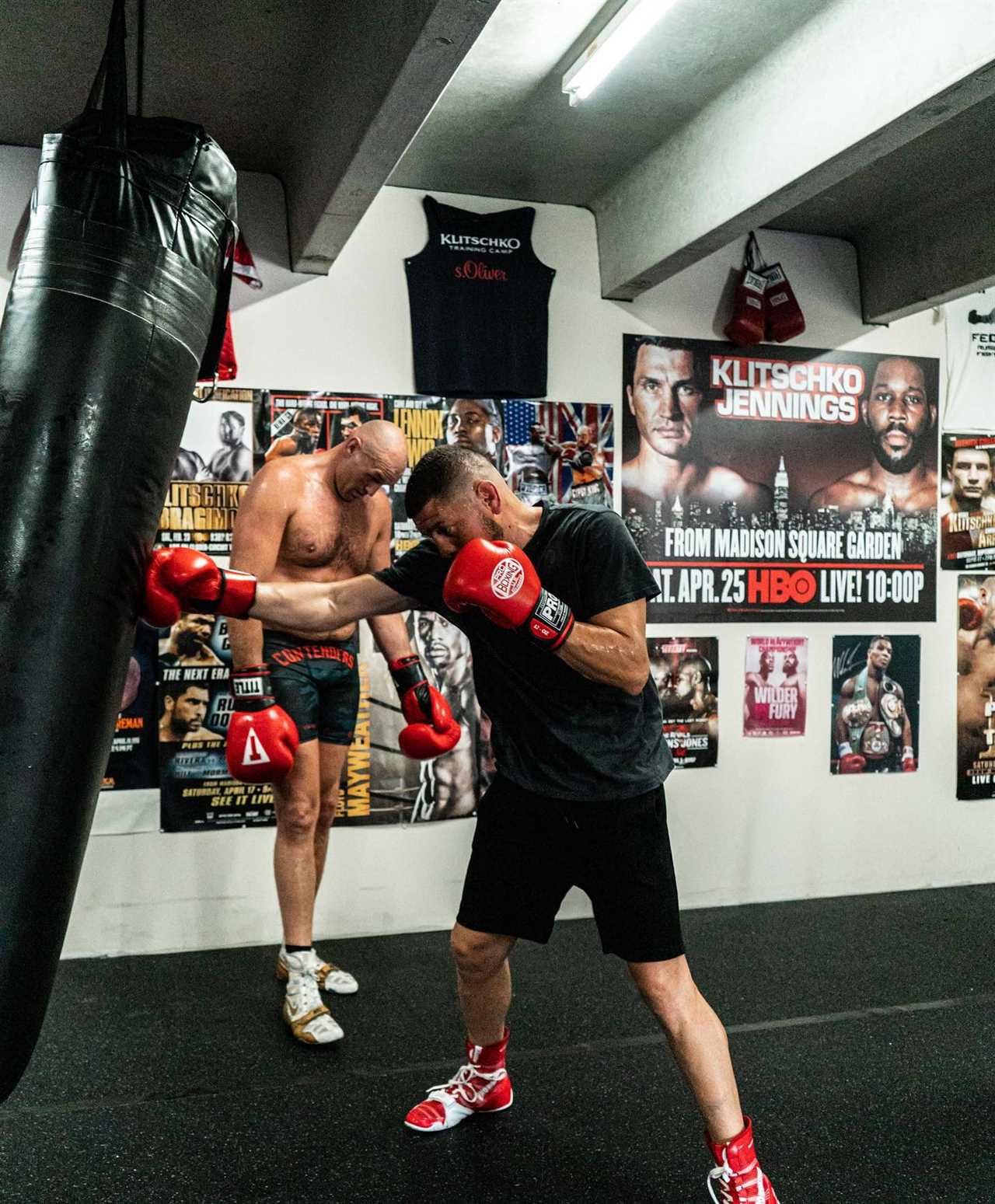 After hinting at MMA switching in throwback snaps, Tyson Fury trains alongside UFC star Nick Diaz.
