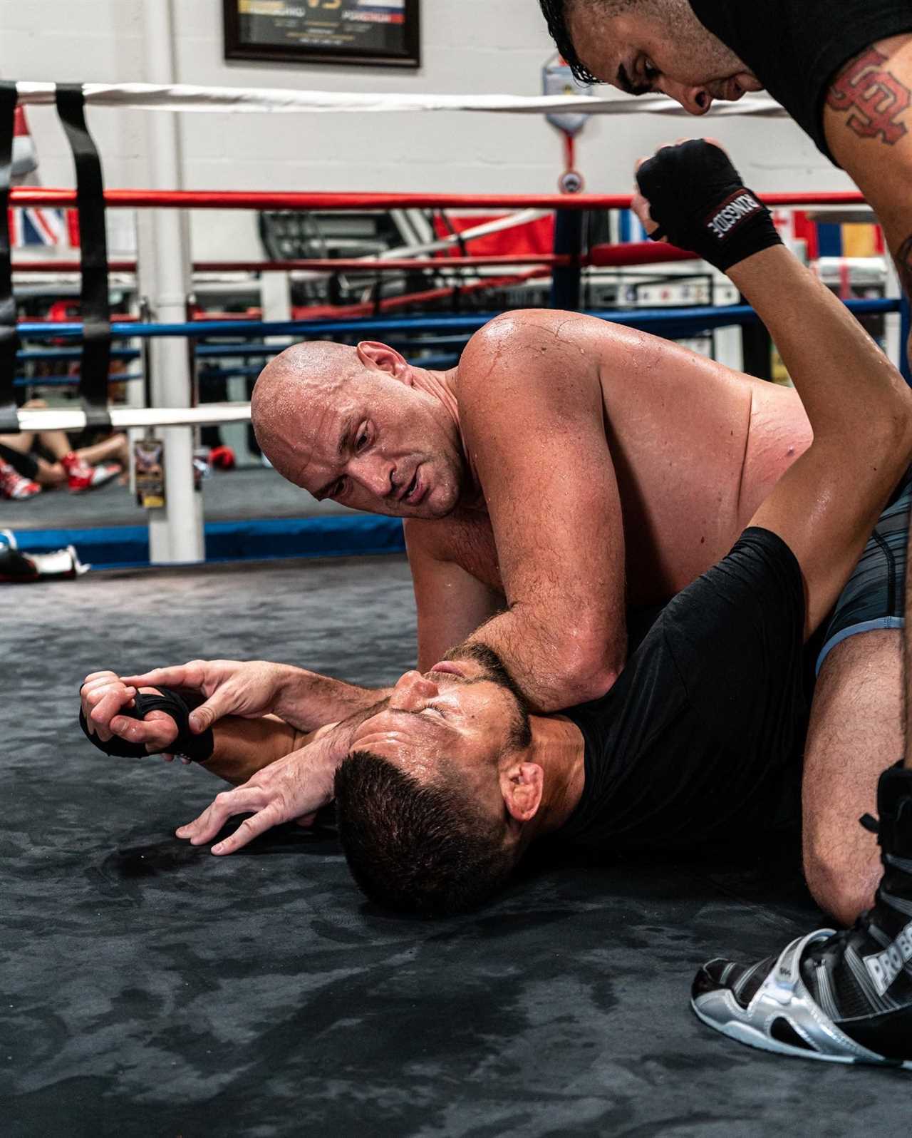 After hinting at MMA switching in throwback snaps, Tyson Fury trains alongside UFC star Nick Diaz.