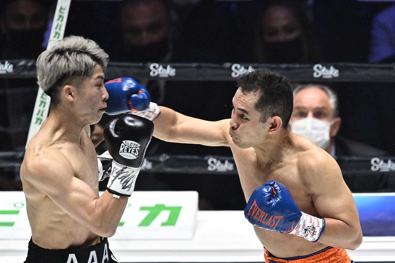 Inoue brutally knocks out Donaire in the second round to unify the bantamweight division, and claim the title of best P4P boxer.