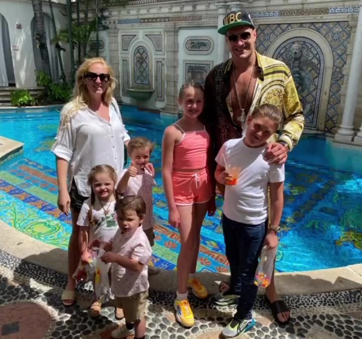 Tyson Fury FaceTimes ‘uncle’ Mike Tyson as heavyweight champ enjoys Miami holiday with wife Paris and kids