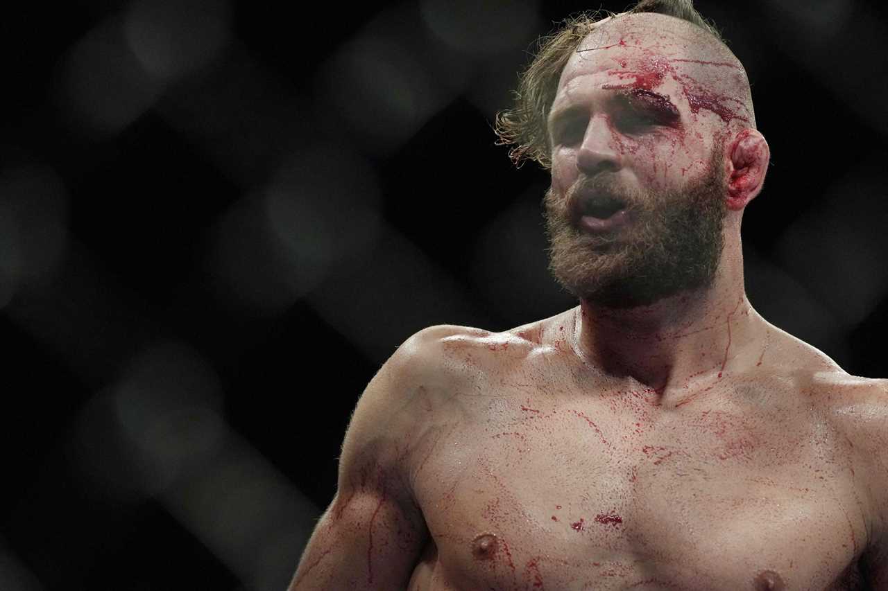 Best fight ever - Prochazka submission to Teixeira in just 30 seconds of UFC title epic sends UFC fans wild