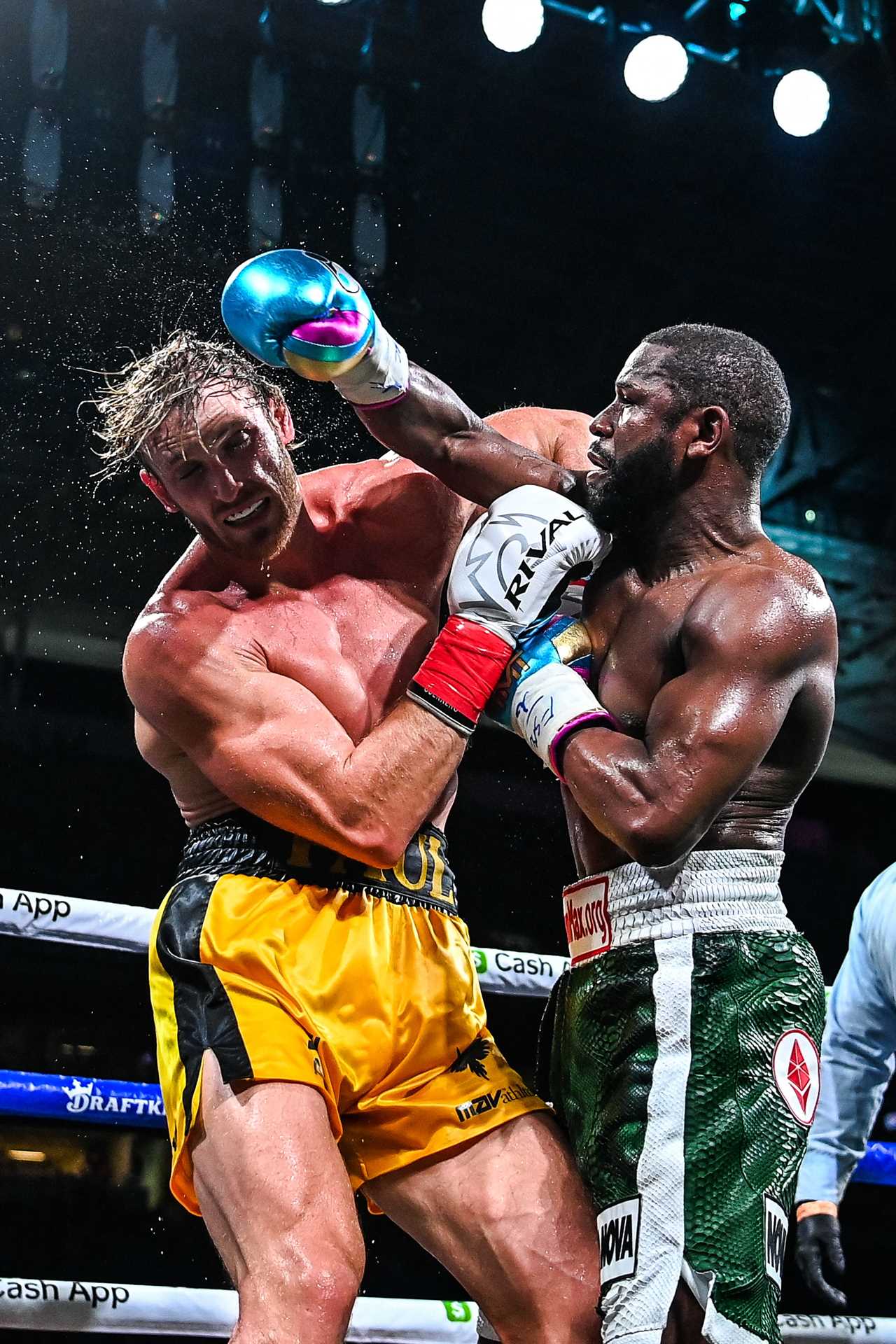 Logan Paul calls Dillon Danis, Conor McGregor's trainer, and denies that he was a punch drunk.