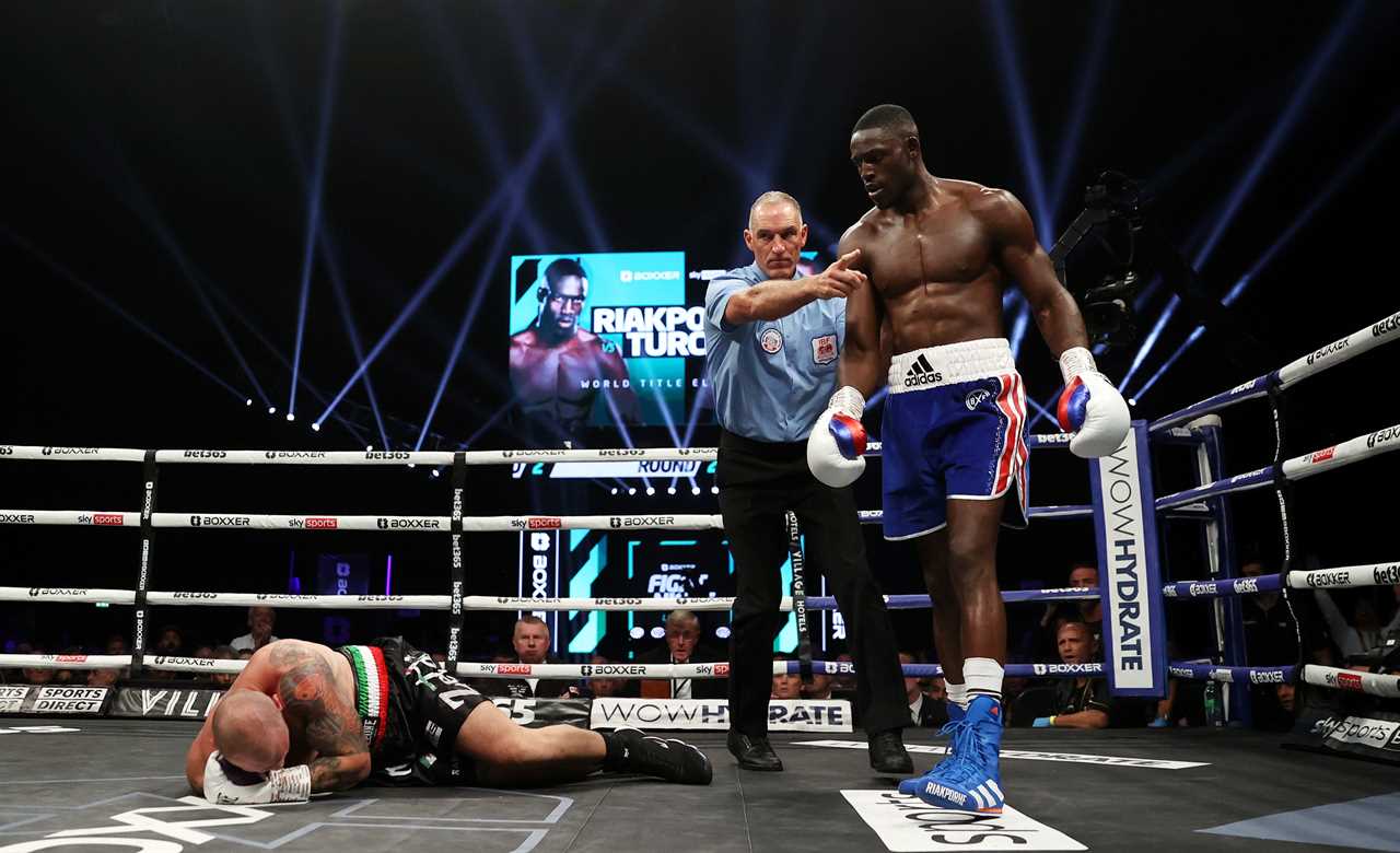 Watch Richard Riakporhe move closer to the world title fight with a brutal body shot to defeat Fabio Turchi