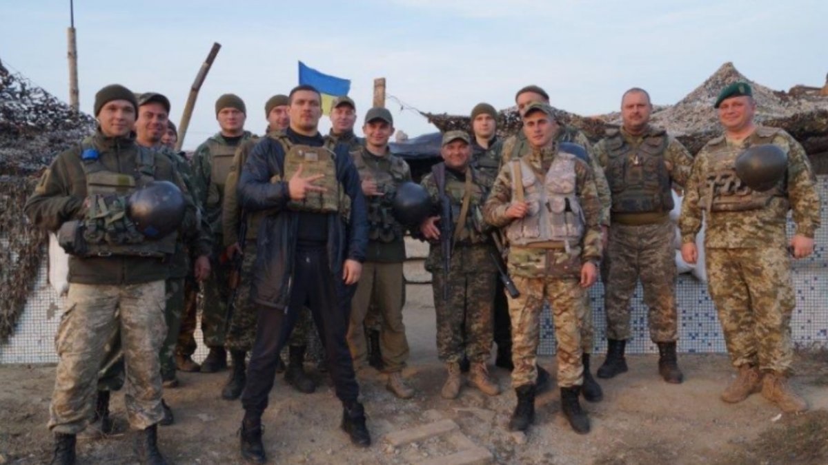 Oleksandr Usyk traveled through Hungary and Czech Republic to leave Ukraine. He was accompanied by senior officials who wanted him to fight.