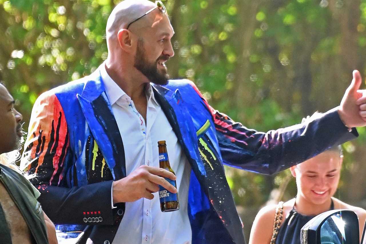 Tyson Fury slams AJ rival Anthony Joshua's 'bulls**t criticism and praises Brit rival in shock praise