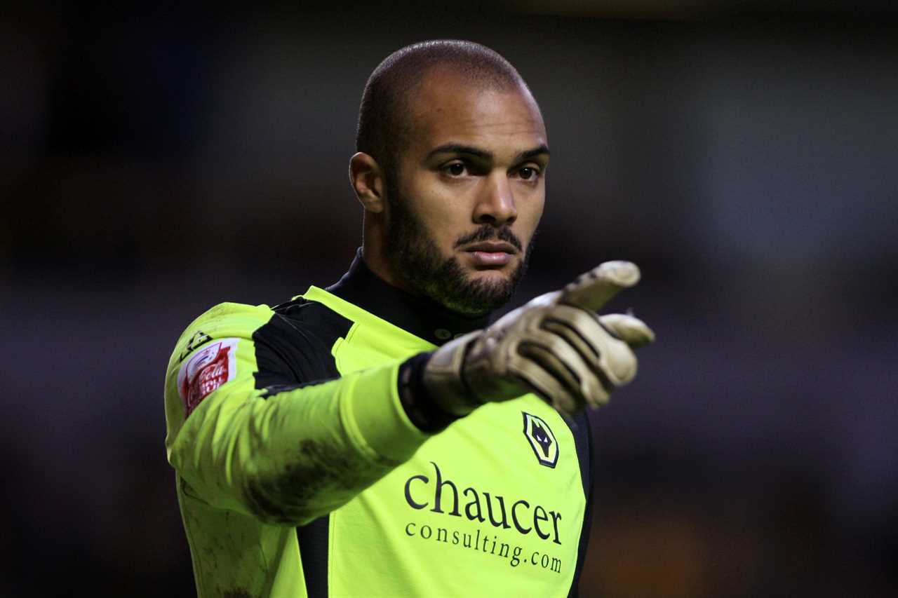 After a long battle with cancer, Carl Ikeme, former Wolves keeper, wins his first MMA fight.