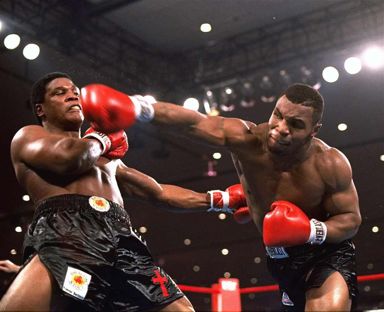Anthony Joshua chooses Mike Tyson to be his favorite heavyweight, ahead of 'GOAT Muhammad Ali'