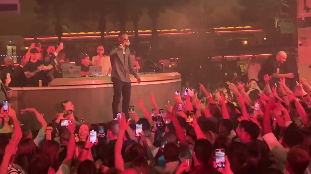 Israel Adesanya hosted an amazing afterparty with Floyd Mayweather, following the UFC 276 victory over Jared Cannonier