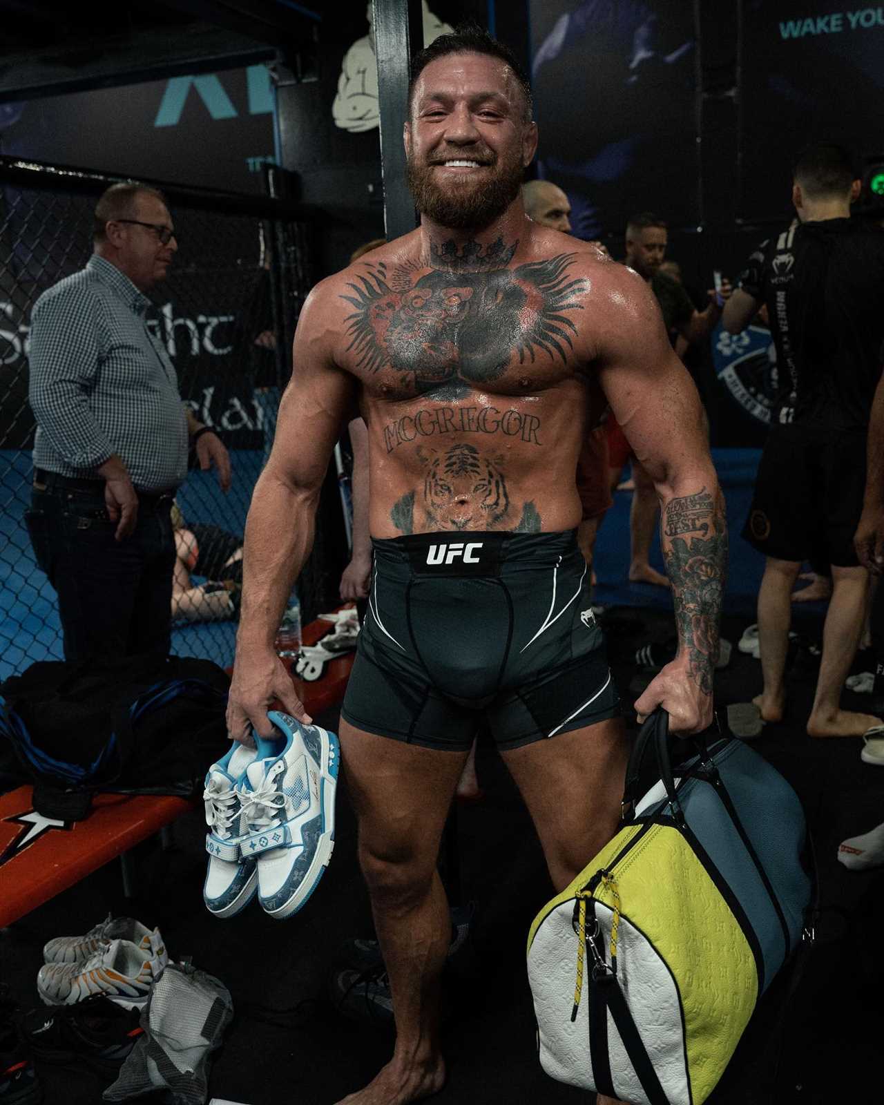 After being left with marks from UFC training, Conor McGregor was compared to the 140st GORILLA coach