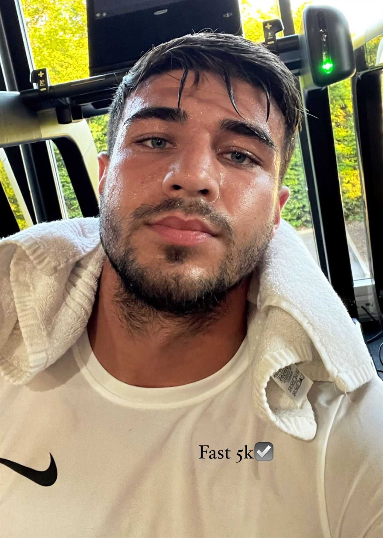 Tommy Fury still to travel to the US Embassy due to visa issue. Frank Warren praises Jake Paul's tough fight with Hasim Rahman Jr.
