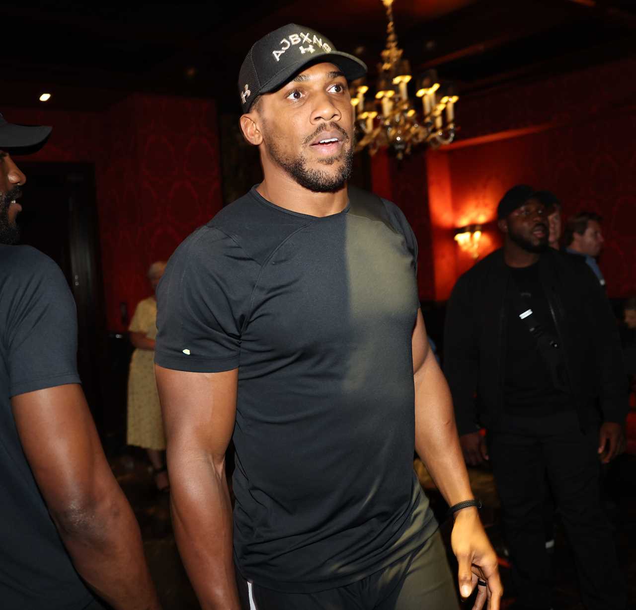 Anthony Joshua is in trouble - Oleksandr Uzyk will go to 'WAR.' He sparring with heavyweight champs looking 'dangerous.