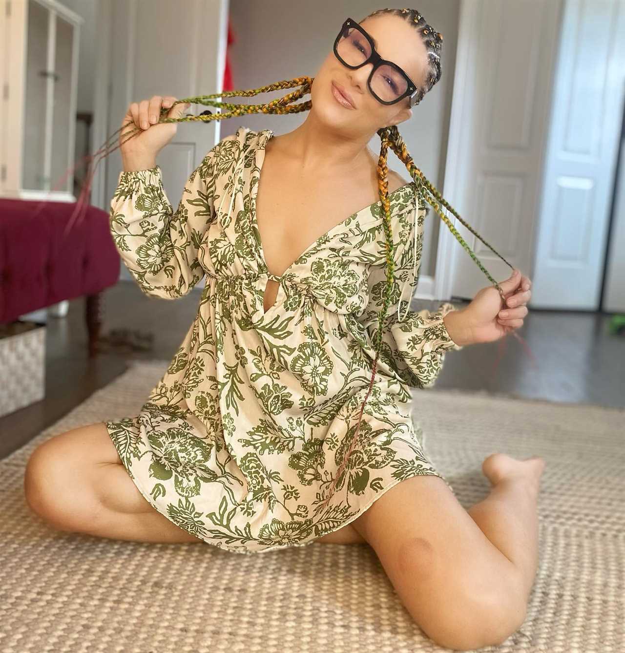 I was a UFC star, but now I sell used socks and photos of my FEET on OnlyFans... I have never made so much.