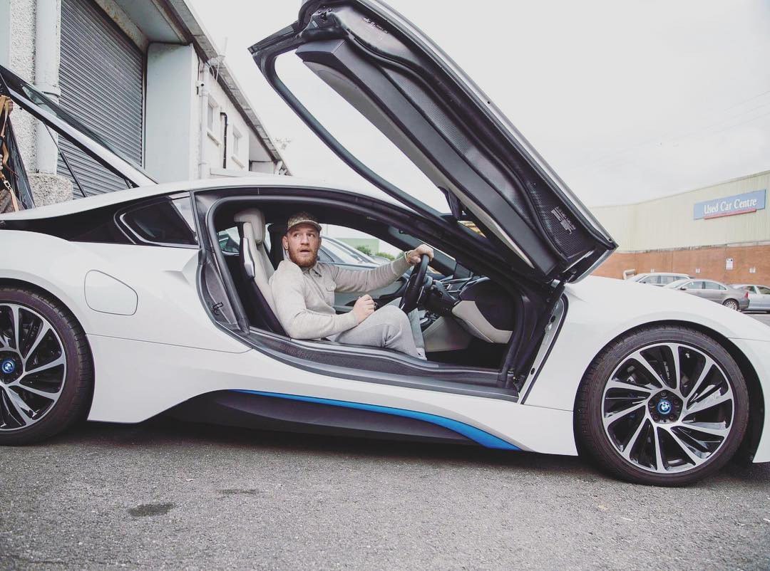 McGregor is thinking about the planet by driving a eco-friendly BMW i8