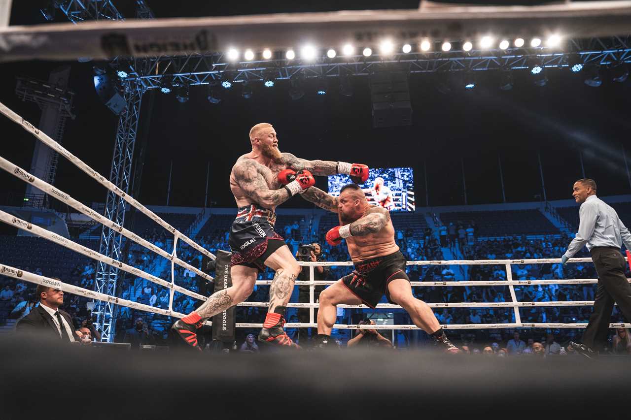 Thor Bjornsson does 500 CRUNCHES during grueling training video as he trains to be a star fighter for the next fight after Eddie Hall's win