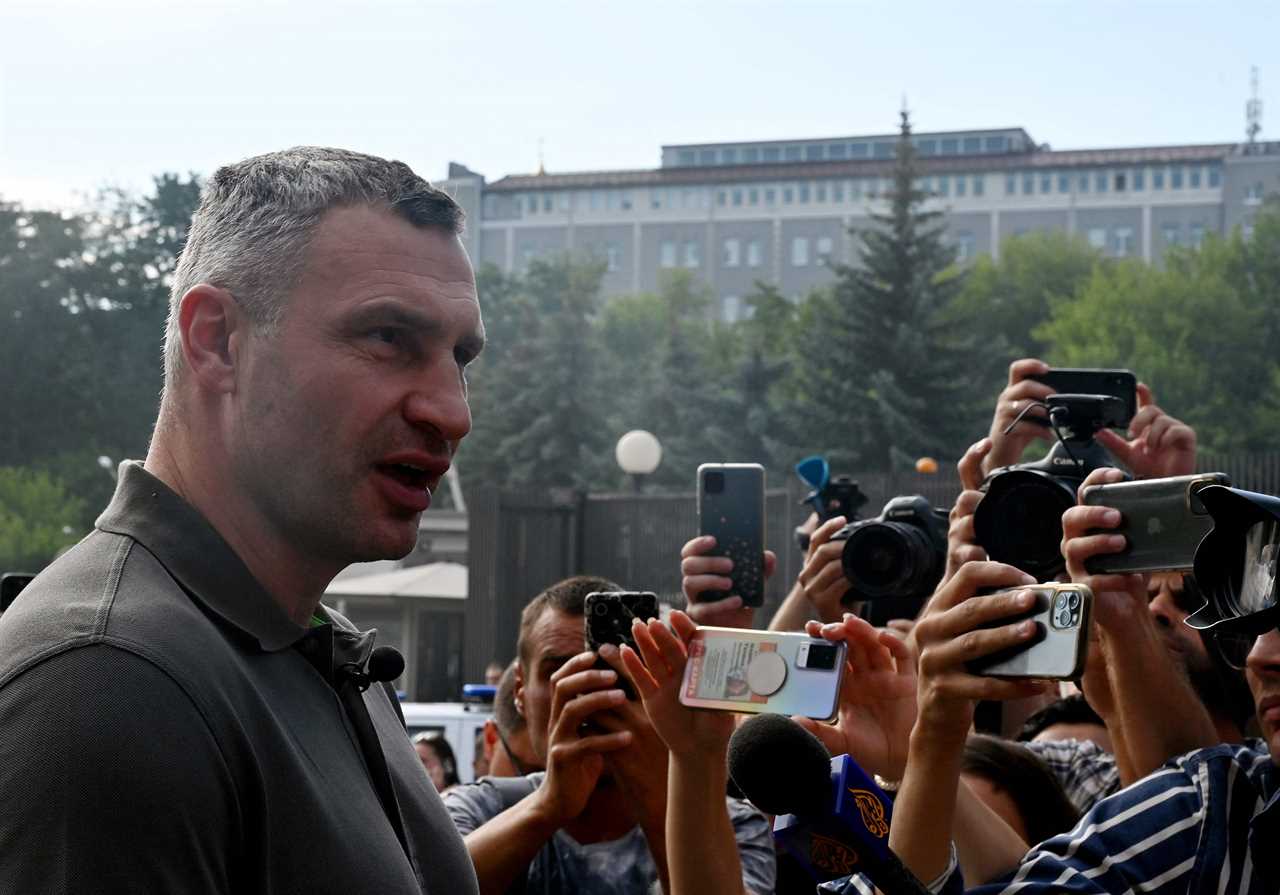 Tyson Fury is named the best boxer of the year at the prestigious ESPY Awards. Vitali Klitschko is honoured for his fight against Ukraine.