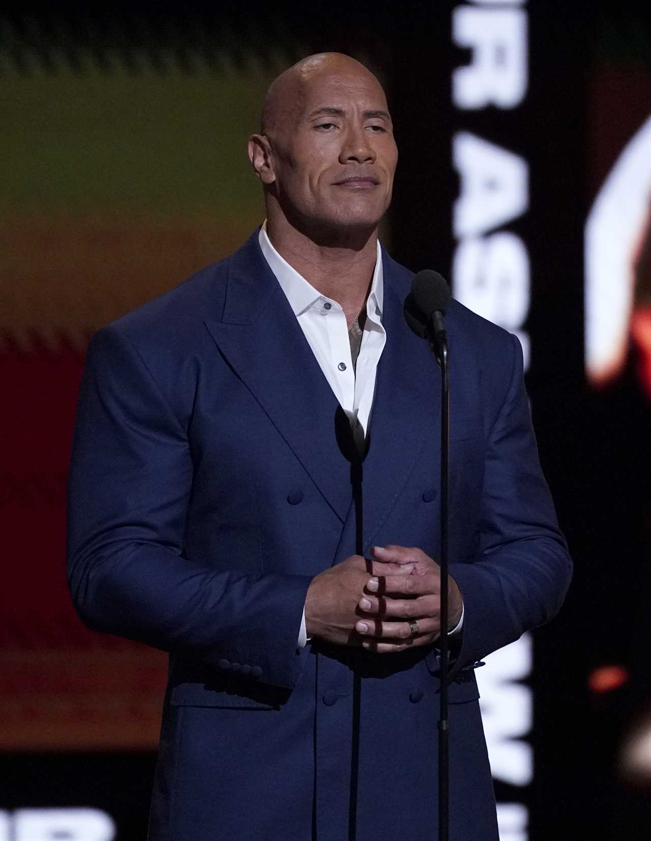 Tyson Fury is named the best boxer of the year at the prestigious ESPY Awards. Vitali Klitschko is honoured for his fight against Ukraine.