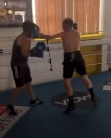 Amazing moment: Sunny Edwards, world champion, beats Twitter troll who traveled 200 miles to fight