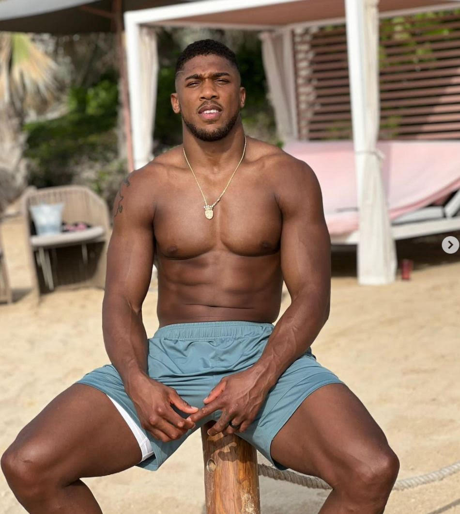 It's a difficult ask - Anthony Joshua faces a huge challenge to overthrow Oleksandr Usyk, according to Johnny Nelson, a former champ