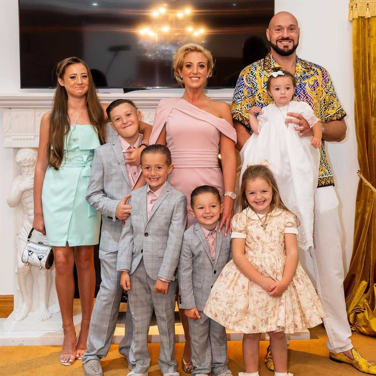 Tyson Fury and Paris go to tea for two at a swanky restaurant. Brit continues to enjoy retirement.