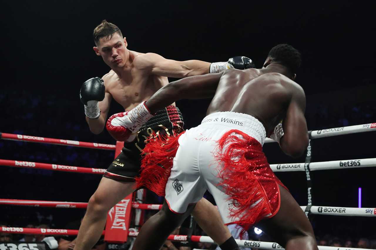 In thrilling Fight of the year contest in Bournemouth, Isaac Chamberlain beats Chris Billiam Smith