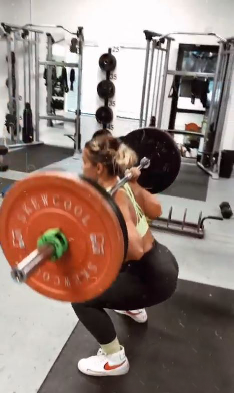 Paige VanZant looks amazing as she trains in the gym, just weeks before the bare knuckle showdown