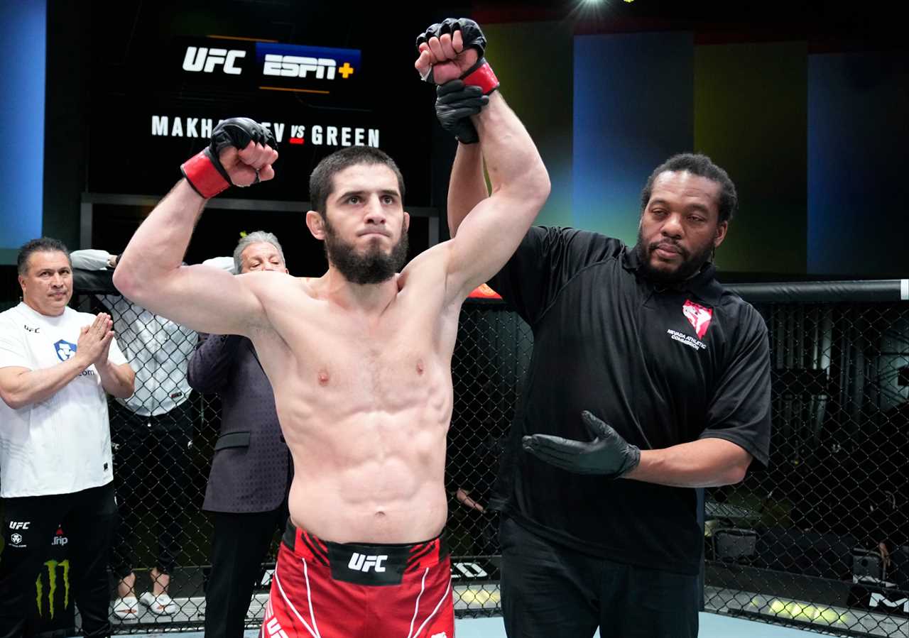 Charles Oliveira claims that he was forced by Conor McGregor to face Islam Makhachev and not the blockbuster UFC fight.