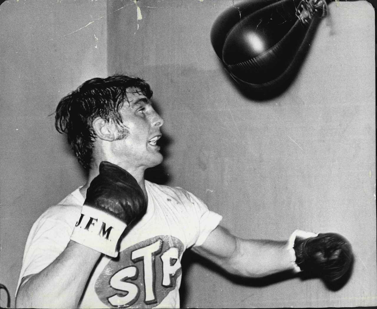 Johnny Famechon, 77, has died. Tributes to the former boxing champion and Queen's honoured guest