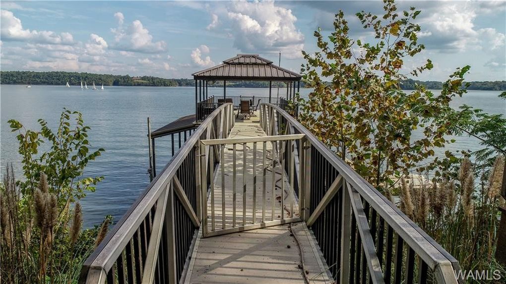 A tram takes you through to Lake Tuscaloosa