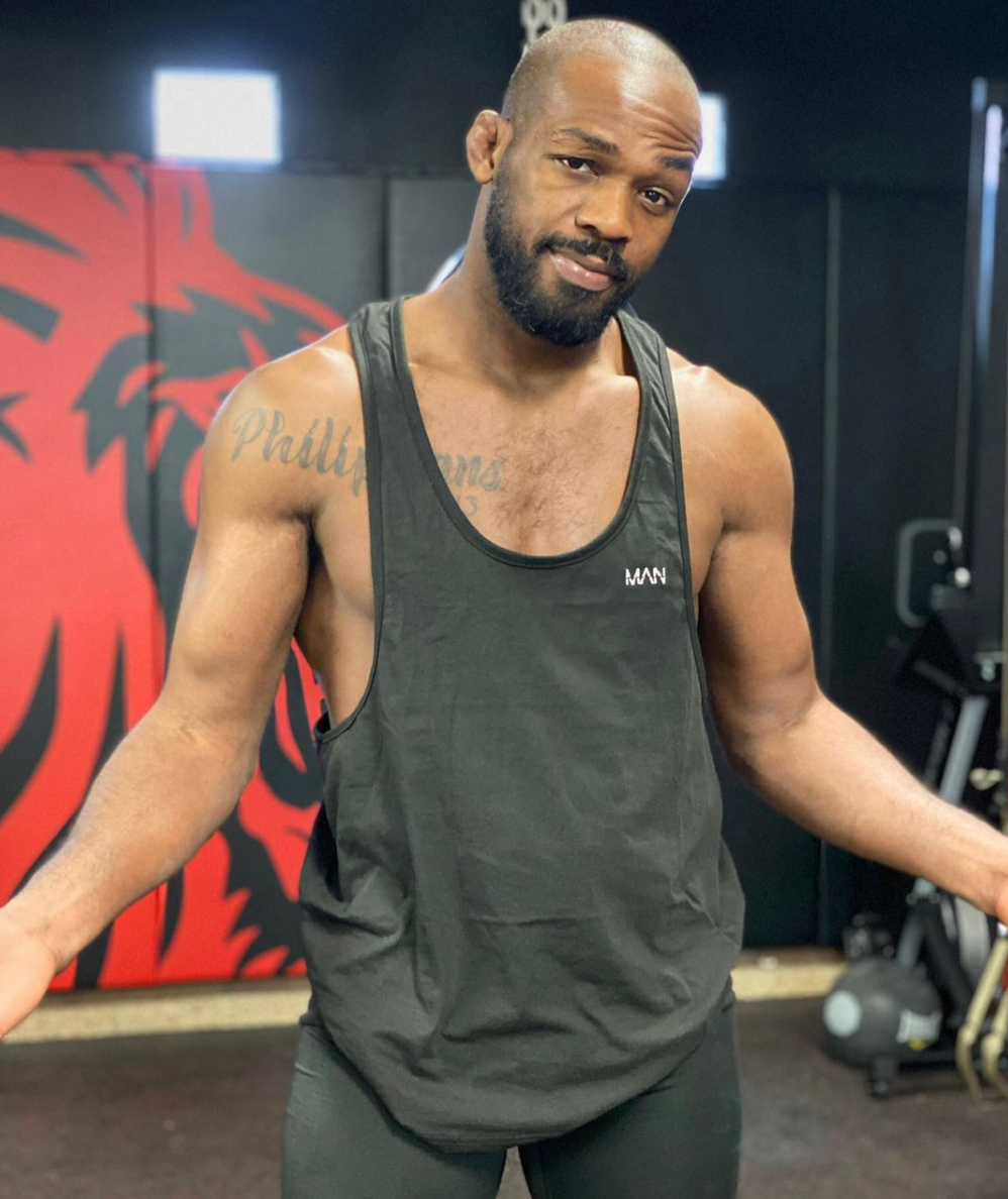 Jon Jones, UFC legend, reveals that he is still BULKING up for his debut at heavyweight despite his incredible body transformation