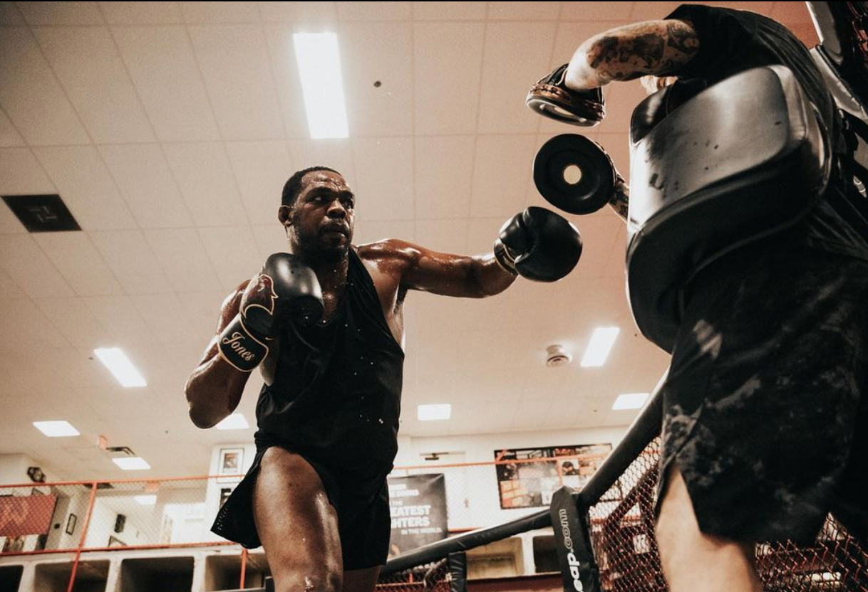 Jon Jones, UFC legend, reveals that he is still BULKING up for his debut at heavyweight despite his incredible body transformation