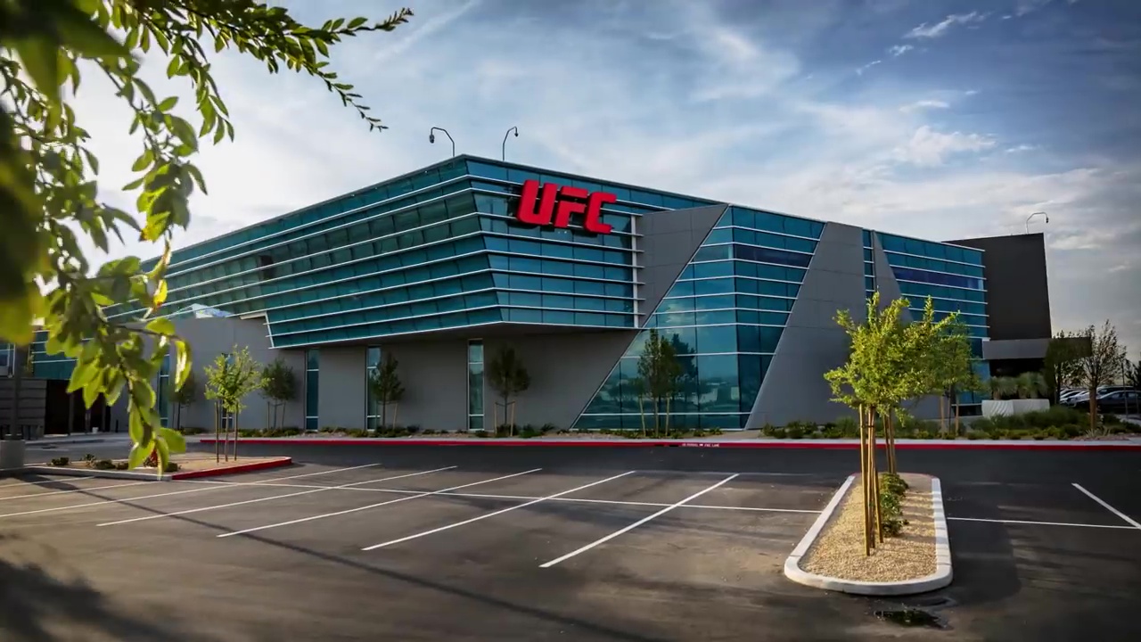 UFC's PS12m Performance Institute has oxygen chambers, treadmills underwater and diet plans... all free