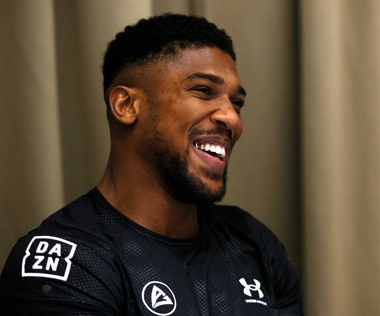 Anthony Joshua's hulking physique is revealed ahead of Oleksandr Uzyk rematch.