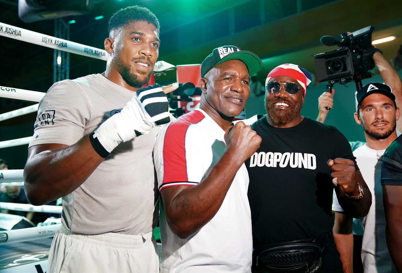 Sick of your f***ing bu***s ***' Tyson Fury is slammed in this video by Derek Chisora for claims that he was offered PS2m to fight the Trilogy.