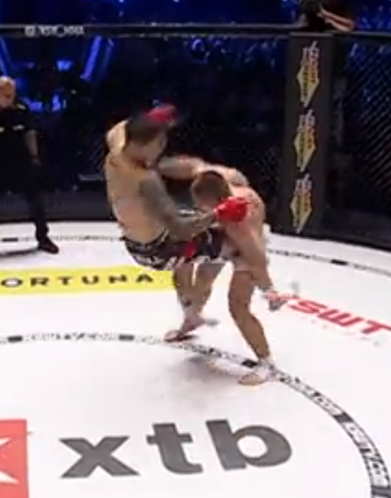 You can watch MMA star Bogdan Gidko KO his rival Damian Piwowarczyk FIVE SECONDS... Matching Jorge Masvidal’s UFC record