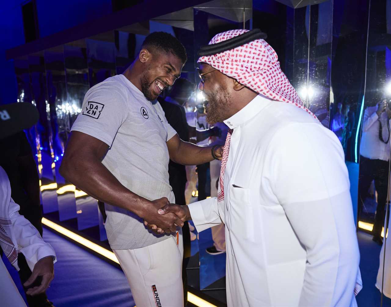 Inside Matchroom's gala dinner with Holyfield and Chisora for Anthony Joshua vs Oleksandr Uzyk