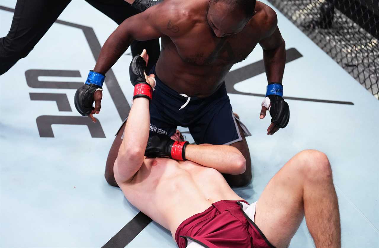 Darrius Flowers creates a tombstone for the 'Undertaker on Dana White’s Contender Series.