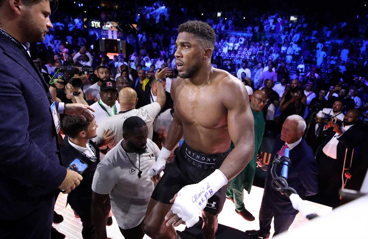 Eddie Hearn reveals the reason Anthony Joshua tore Oleksandr Usyks belts from his ring, before giving a rambling speech about the ring.