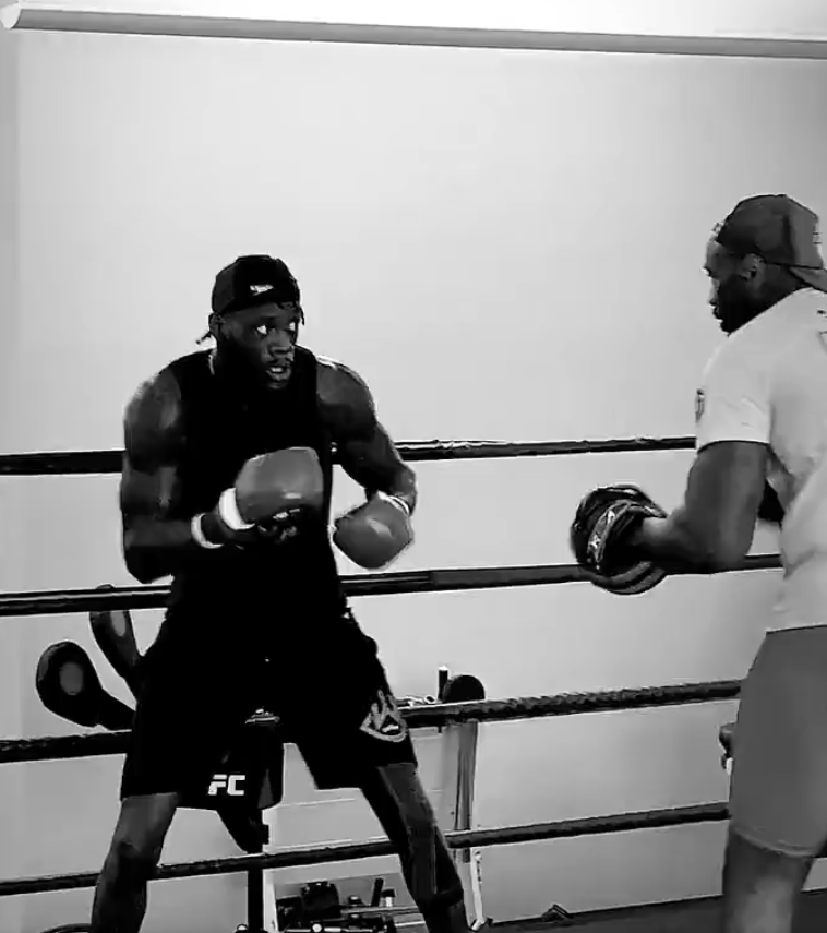Watch Deontay Wester demonstrate explosive power and hand speed in advance of Robert Helenius' ring return