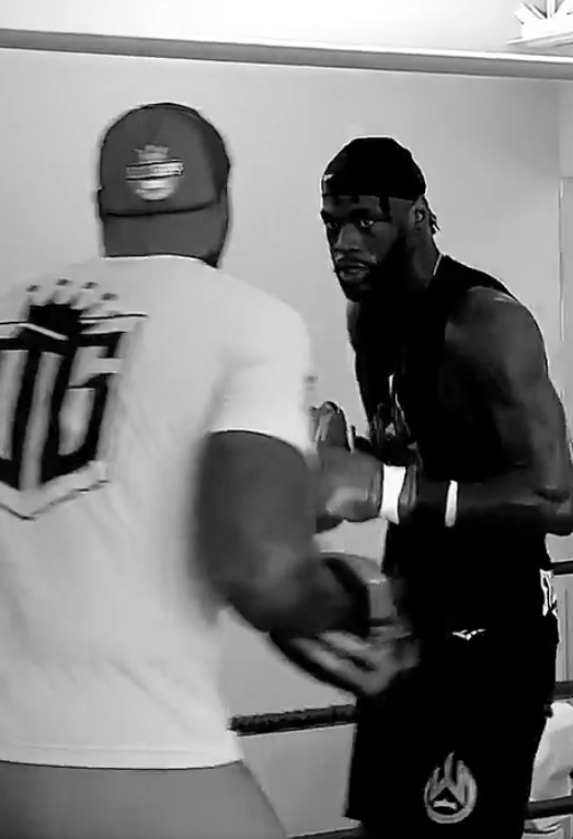 Watch Deontay Wester demonstrate explosive power and hand speed in advance of Robert Helenius' ring return